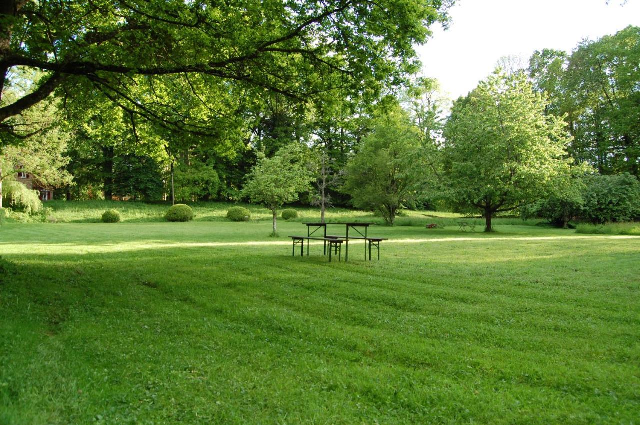 Gite Dans Un Domaine Historique Chevreuse Εξωτερικό φωτογραφία
